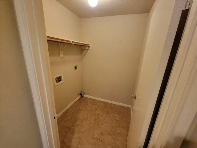 $2,000 | 11827 East Galwan Circle, Houston, TX 77070