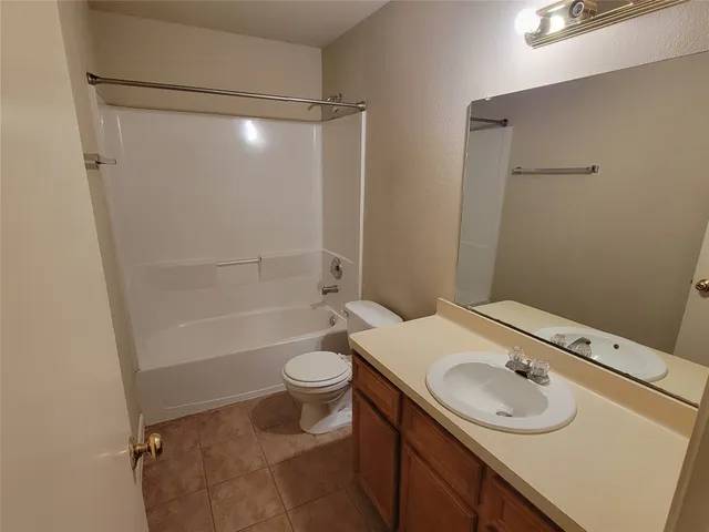 $2,000 | 11827 East Galwan Circle, Houston, TX 77070