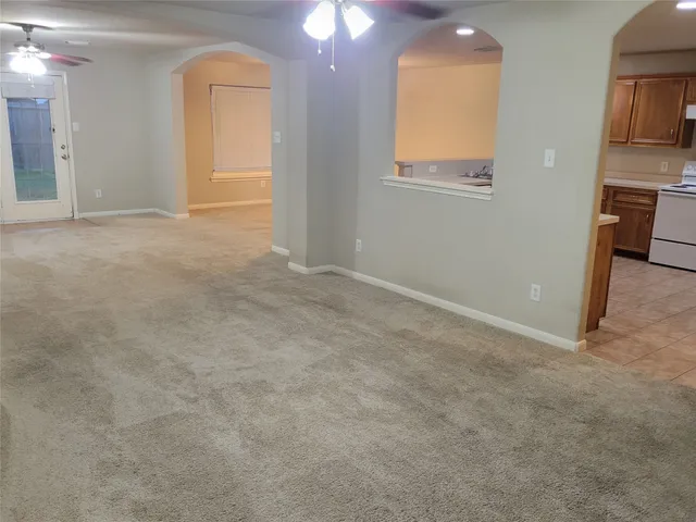 $2,000 | 11827 East Galwan Circle, Houston, TX 77070