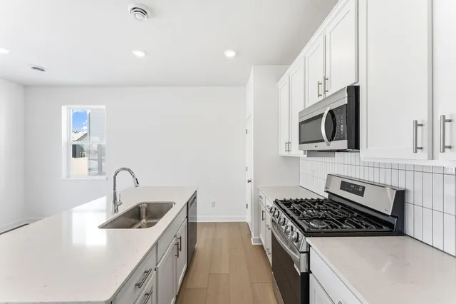 $409,985 | 10724 Henslowe Avenue South, Cottage Grove, MN 55016