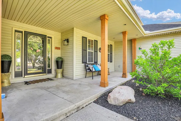 $474,990 | 701 Kimela Drive, Mahomet, IL 61853