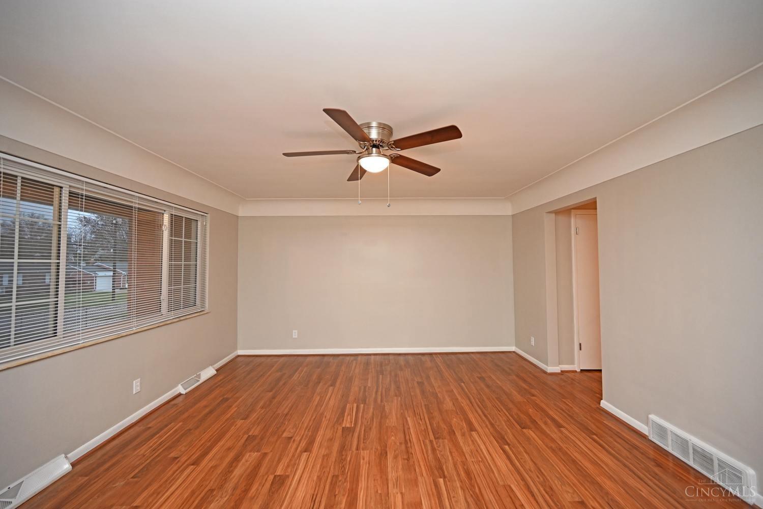5354 Foley Road Cincinnati, OH 45238 - Photo 4 of 31