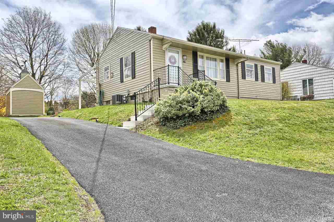 17 Charlton Road Harrisburg, PA 17112 - Photo 1 of 25 Gallery Image 1