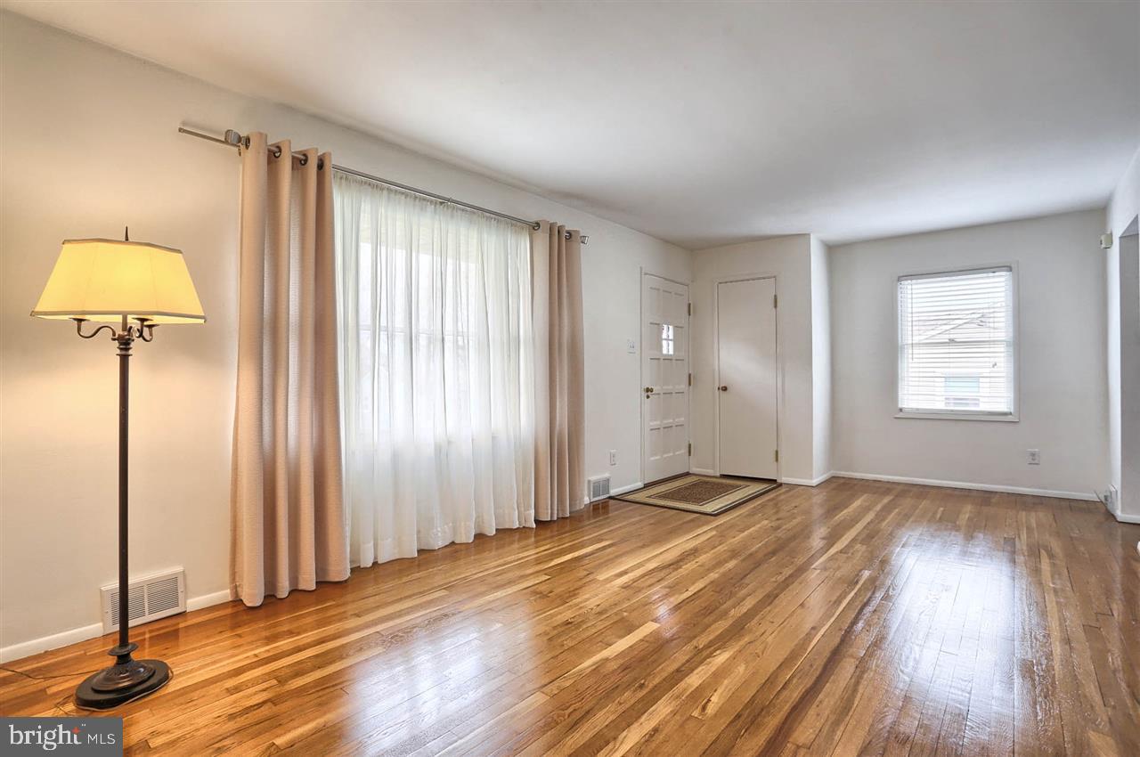 17 Charlton Road Harrisburg, PA 17112 - Photo 5 of 25 Gallery Image 5