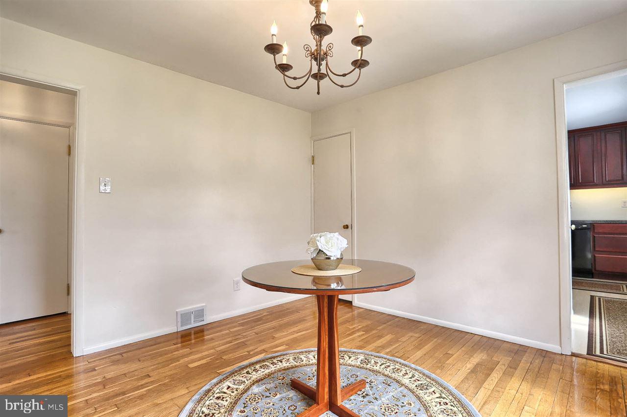 17 Charlton Road Harrisburg, PA 17112 - Photo 10 of 25 Gallery Image 10