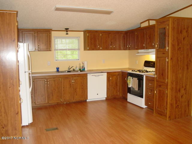 548 Sandy Bend Road Rocky Point, NC 28457 - Photo 3 of 12 Kitchen