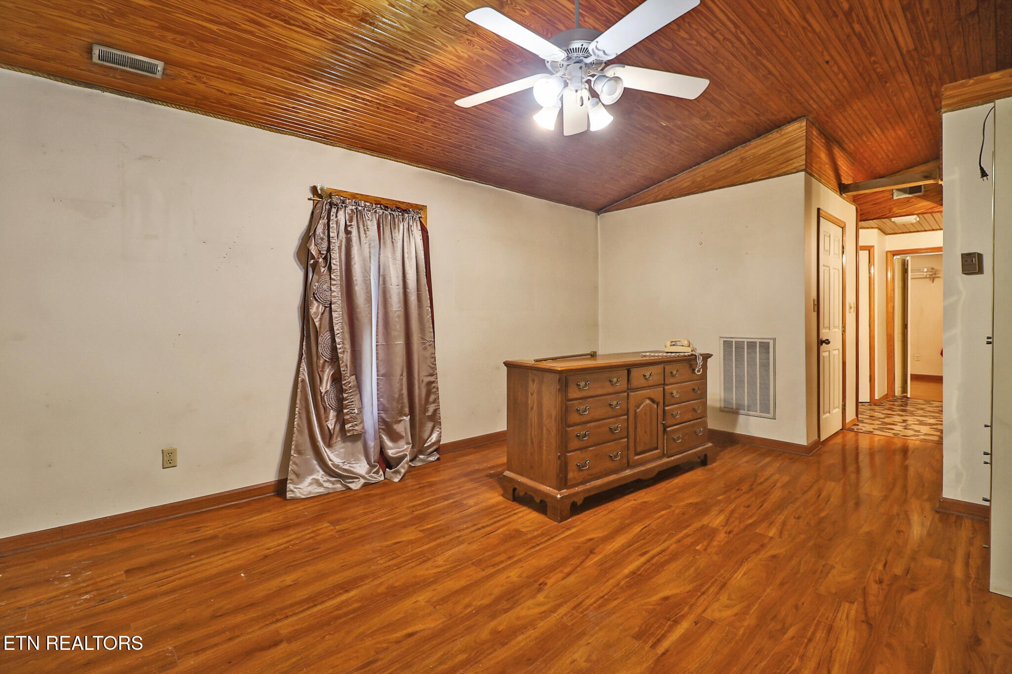 395 Ashley Lane Oneida, TN 37841 - Photo 15 of 40