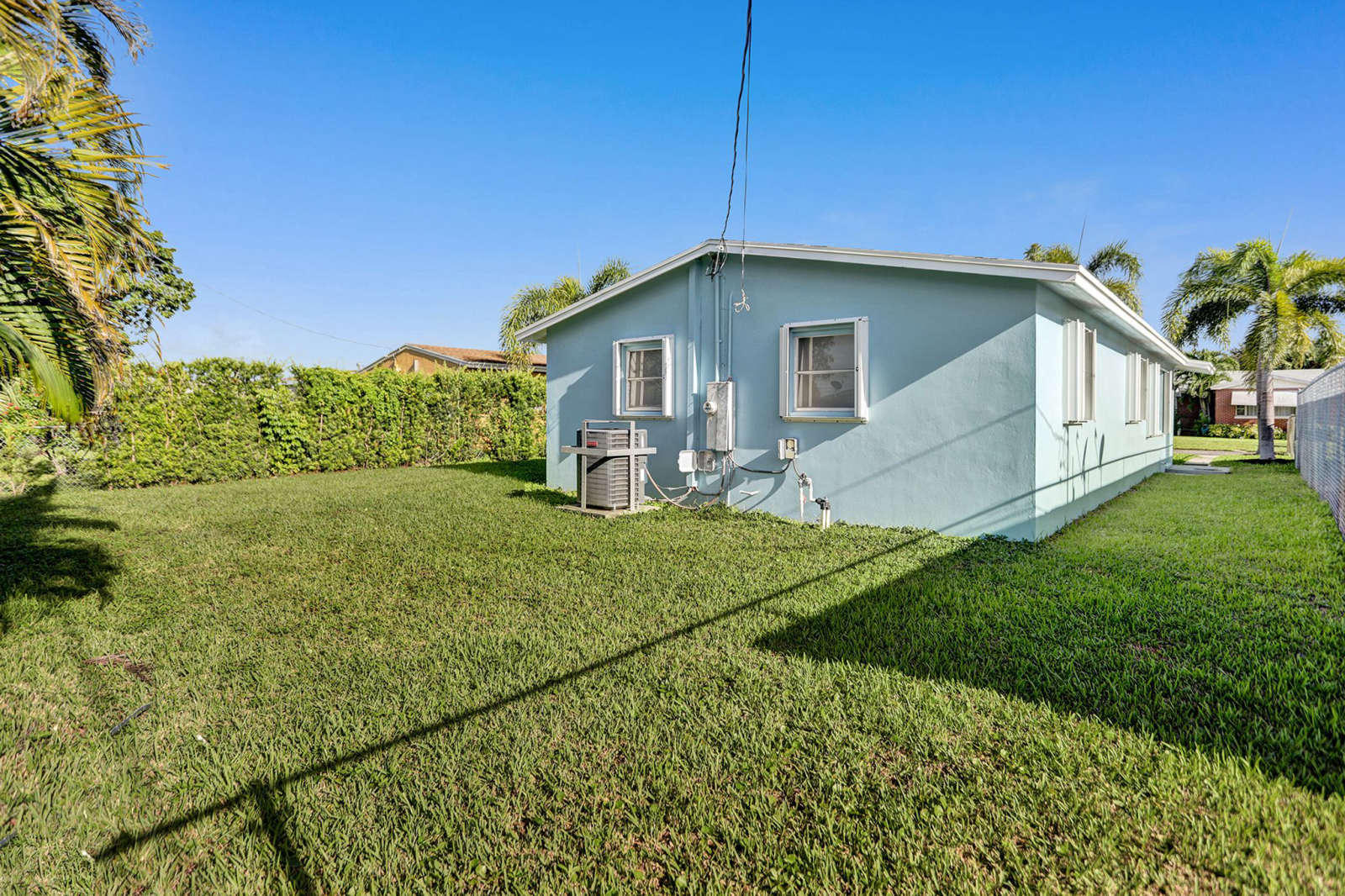 1111 West 4th Street Riviera Beach, FL 33404 - Photo 4 of 23 3