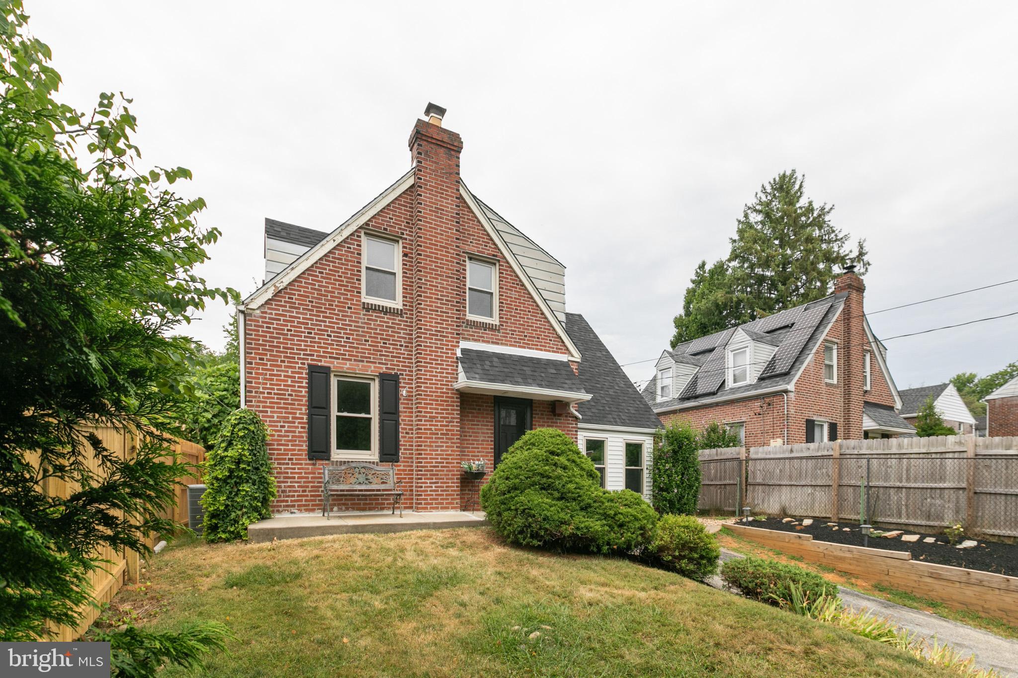 7806 Ridge Avenue Philadelphia, PA 19128 - Photo 4 of 46