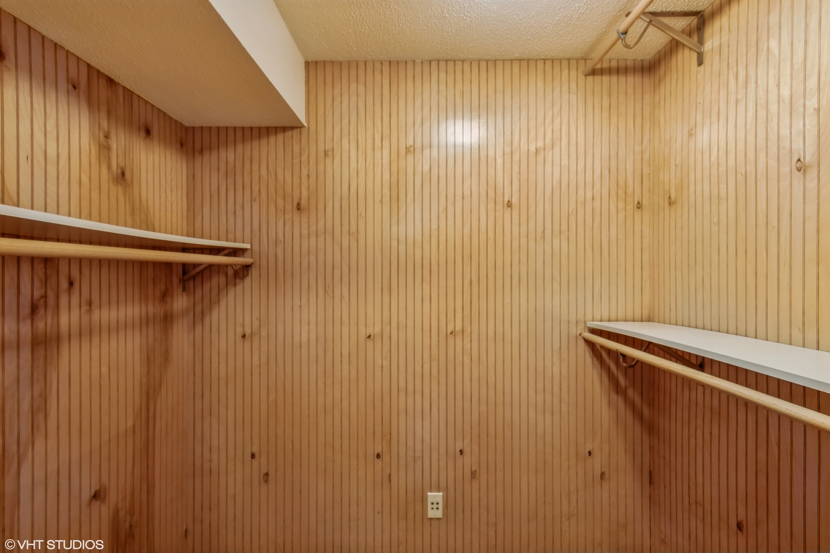 1926 Prairie Square, Unit 328 Schaumburg, IL 60173 - Photo 10 of 15 a view of a bathroom