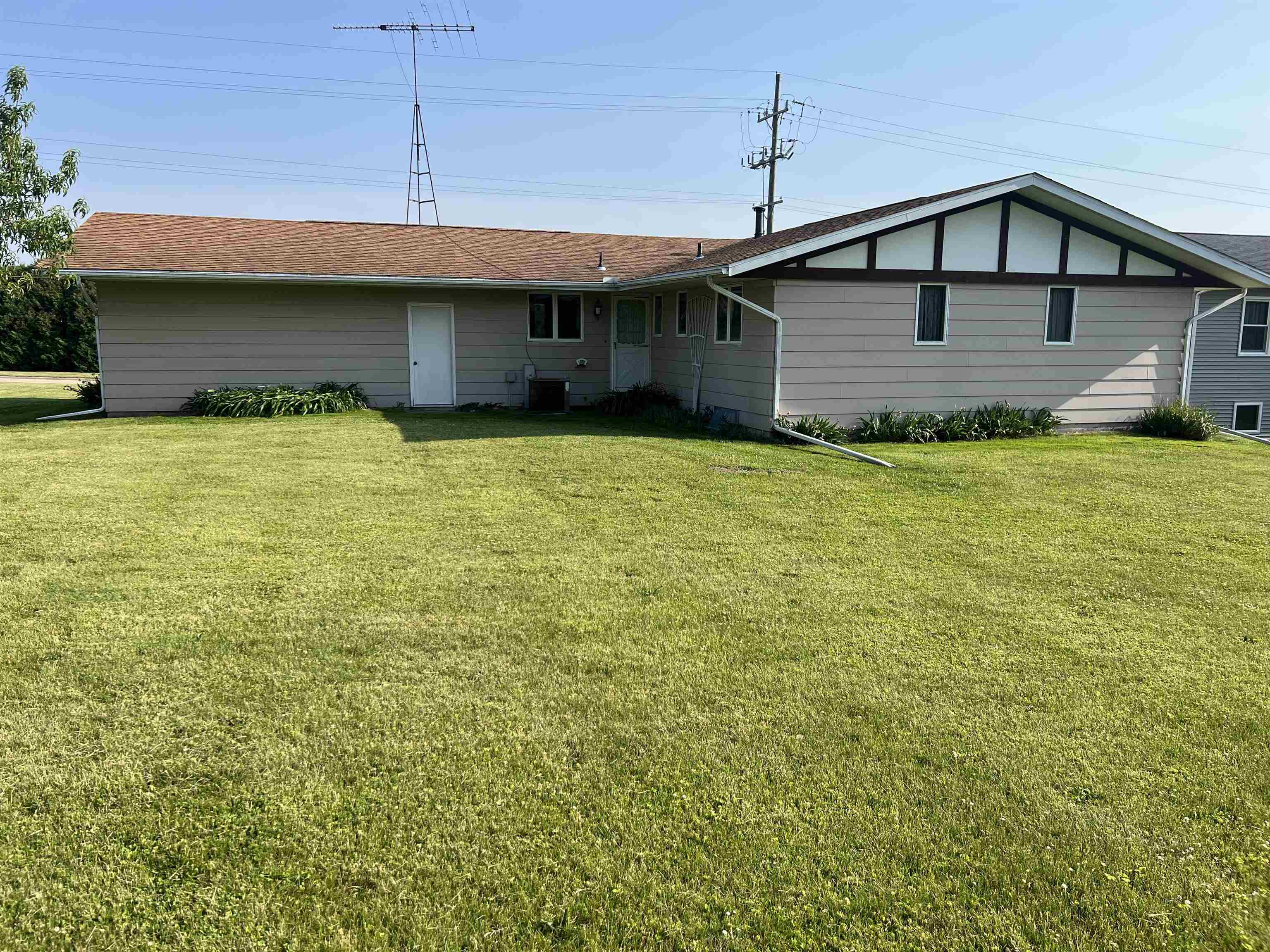 217 West Townline Road Lena, IL 61048 - Photo 2 of 21