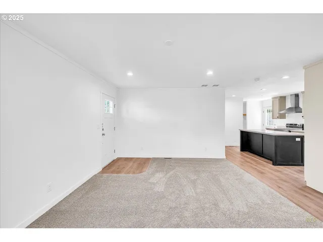 $374,800 | 144 South 6th Street, St. Helens, OR 97051