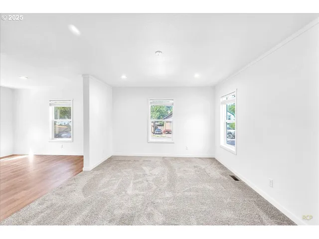 $374,800 | 144 South 6th Street, St. Helens, OR 97051