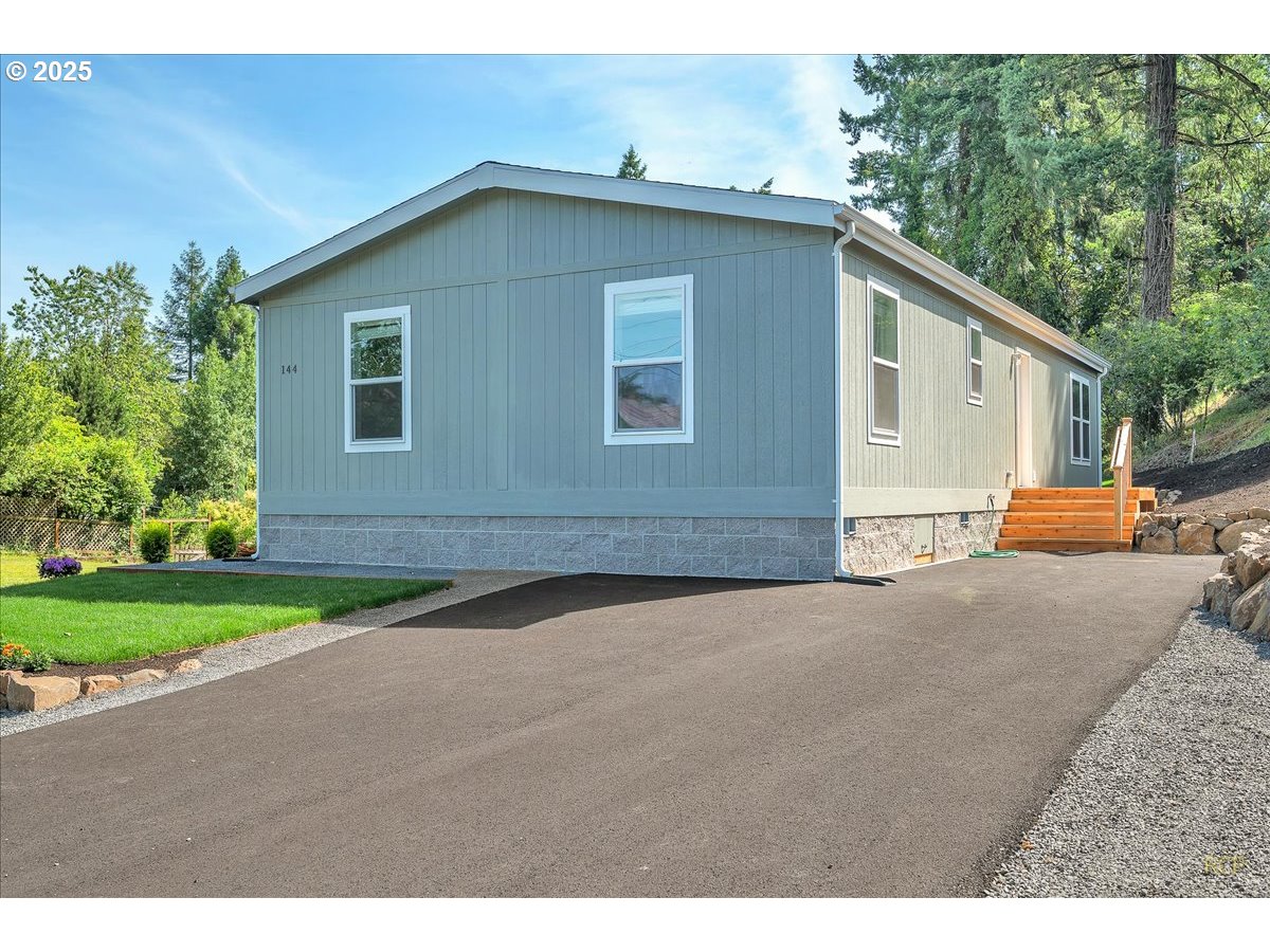 144 South 6th Street St. Helens, OR 97051 - Photo 2 of 29