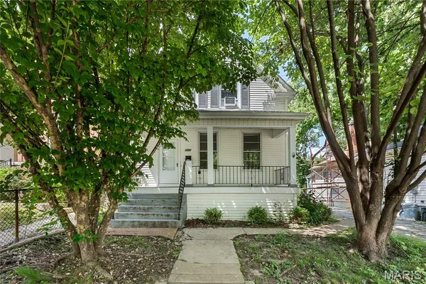 $2,000 | 3617 Commonwealth Avenue, St. Louis, MO 63143