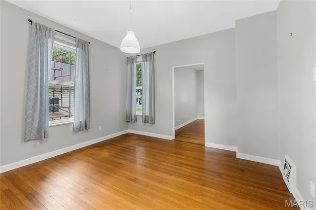 $2,000 | 3617 Commonwealth Avenue, St. Louis, MO 63143