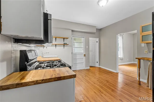 $2,000 | 3617 Commonwealth Avenue, St. Louis, MO 63143