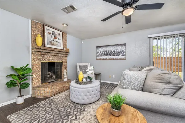 $249,900 | 629 Park Lane, Denton, TX 76205