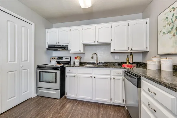 $249,900 | 629 Park Lane, Denton, TX 76205