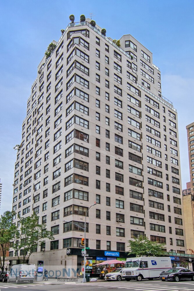 200 East 74th Street, Unit 3G Manhattan, NY 10021 - Photo 7 of 12