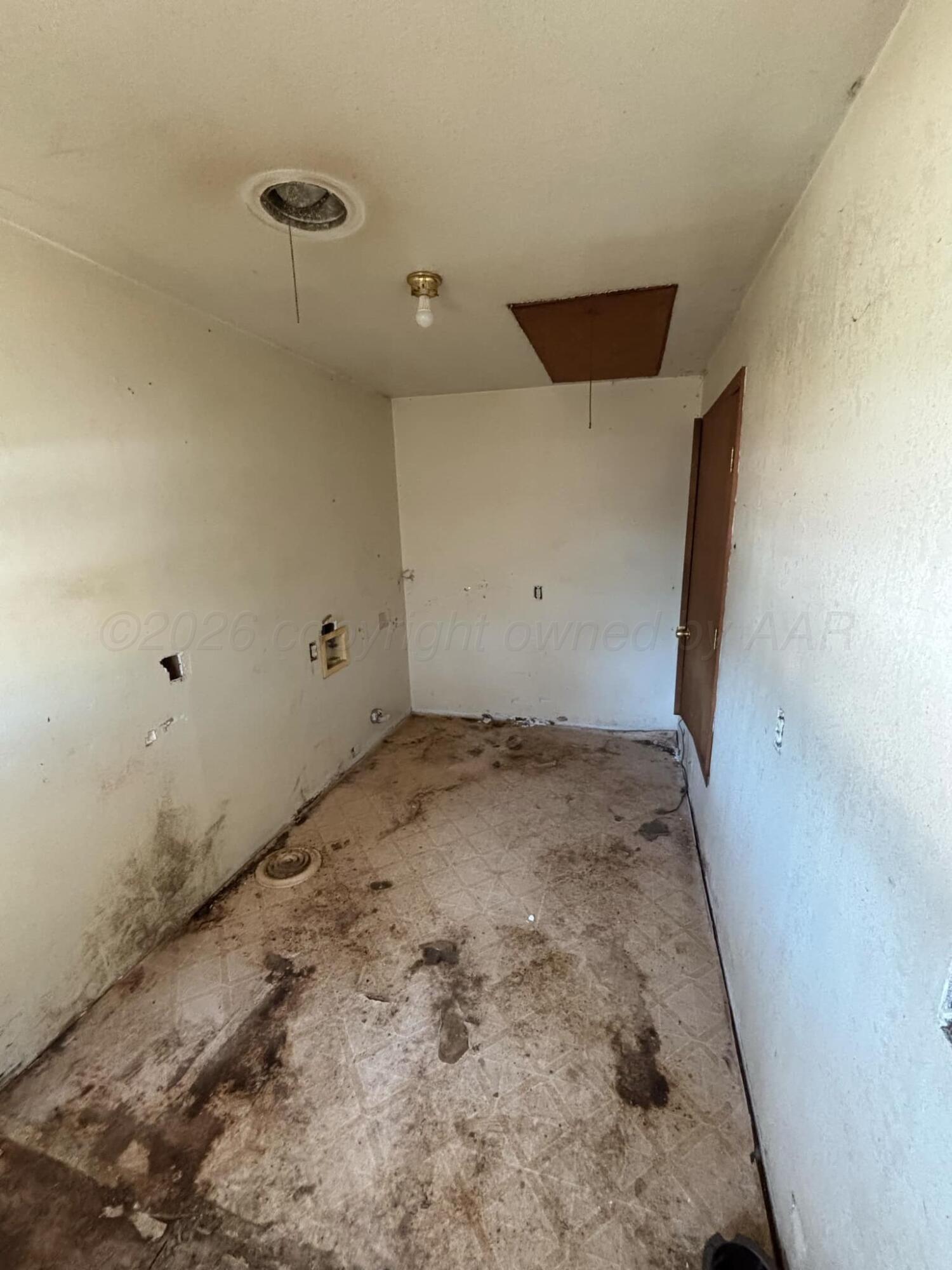 4201 Long Drive Amarillo, TX 79108 - Photo 4 of 7 a view of a room with an empty space