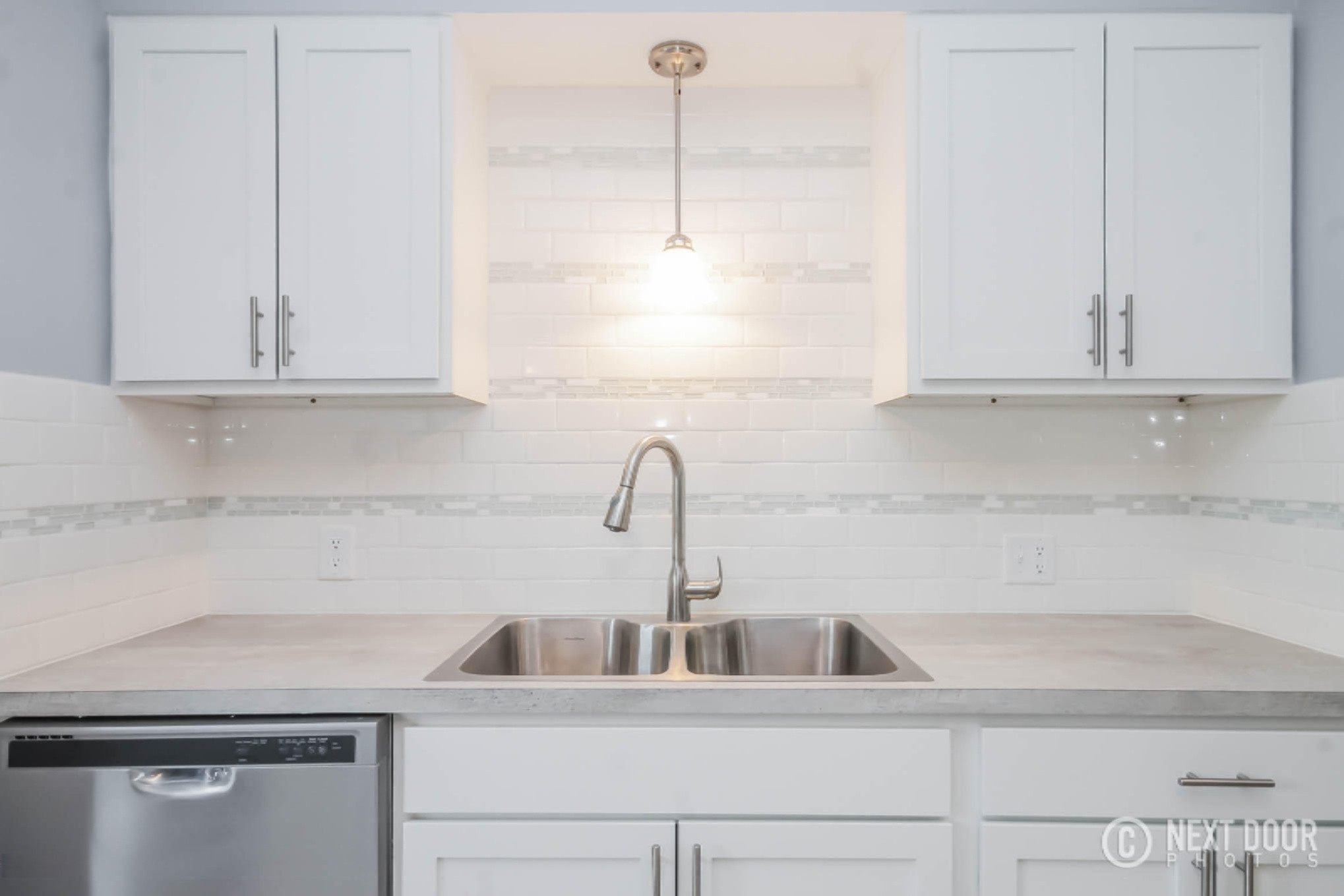 3020 Cascade Road Southeast East Grand Rapids, MI 49506 - Photo 3 of 24 IMG_3700Blended