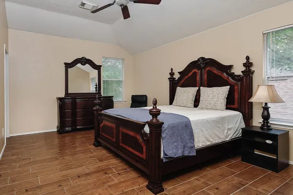 $1,975 | 127 Hockenberry Court, The Woodlands, TX 77385