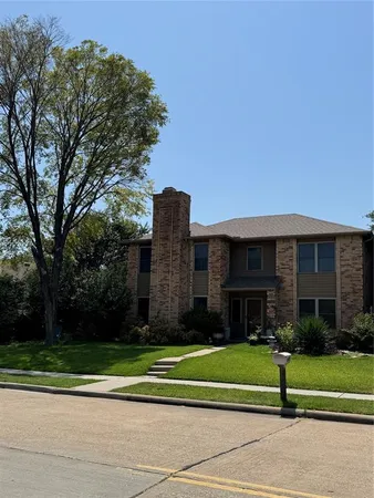 $2,800 | 2070 Vista Drive, Lewisville, TX 75067