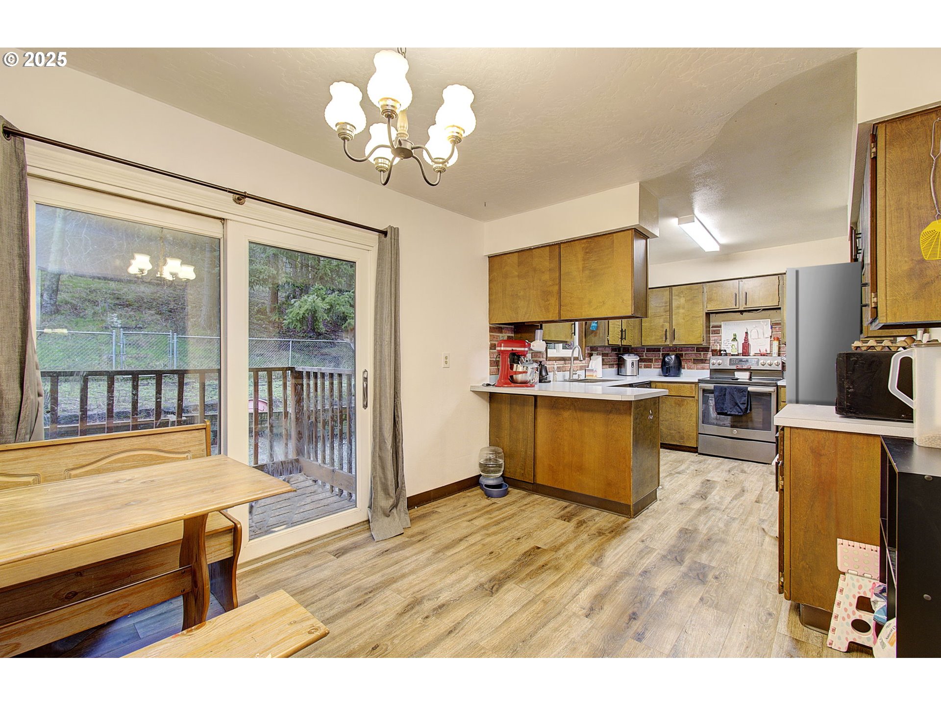 2756 Columbia Heights Road Longview, WA 98632 - Photo 8 of 38 Dining Room