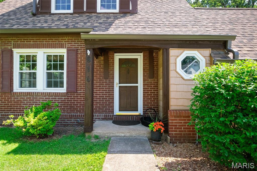 816 South Sappington Road St. Louis, MO 63126 - Photo 4 of 57 Gallery Image 4