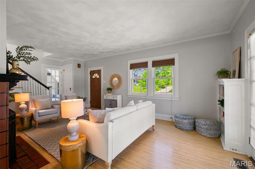 816 South Sappington Road St. Louis, MO 63126 - Photo 9 of 57 Gallery Image 9