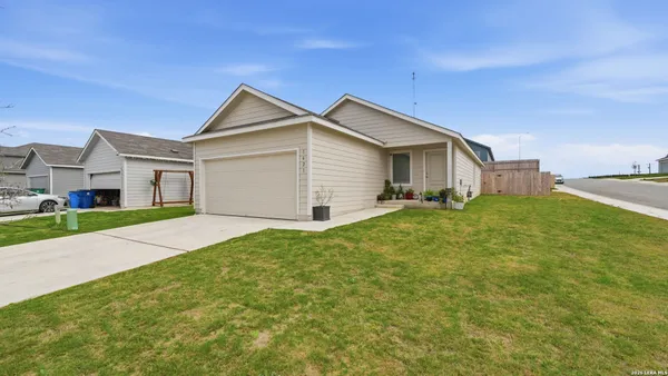$1,595 | 1621 Pile Trail, New Braunfels, TX 78130