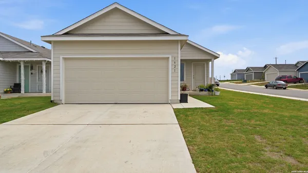 $1,595 | 1621 Pile Trail, New Braunfels, TX 78130