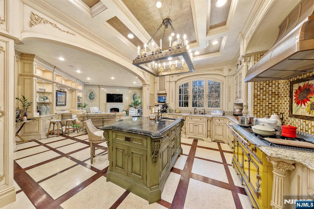 78 Roberts Road Englewood Cliffs, NJ 07632 - Photo 15 of 50