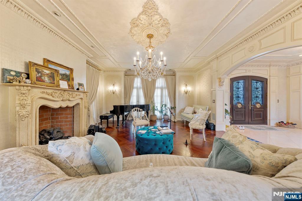 78 Roberts Road Englewood Cliffs, NJ 07632 - Photo 7 of 50
