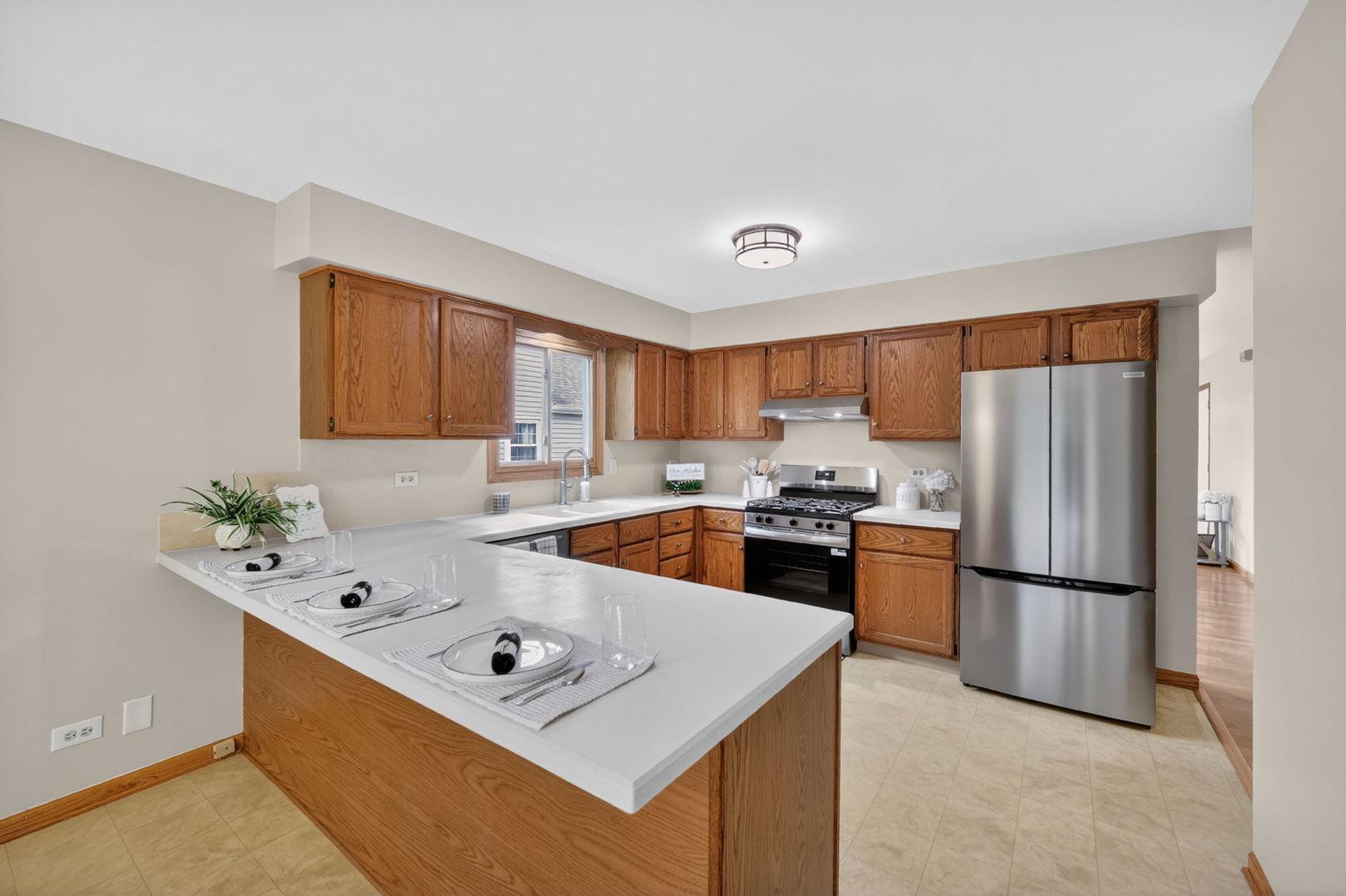 S075 Pleasant Hill Road Wheaton, IL 60187 - Photo 8 of 31