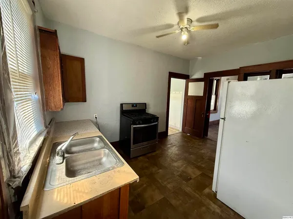 $50,900 | 622 East Center Street, Loraine, IL 62349