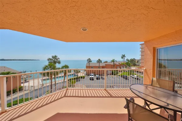 $3,000 | 7430 Sunshine Skyway Lane South, Unit 403, St. Petersburg, FL 33711