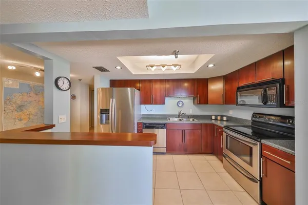 $3,000 | 7430 Sunshine Skyway Lane South, Unit 403, St. Petersburg, FL 33711