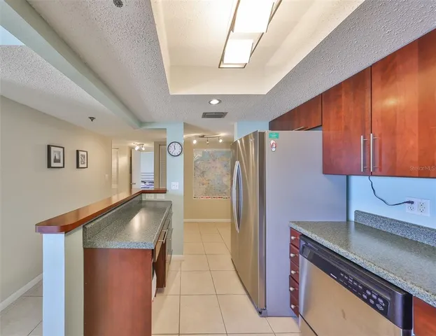 $3,000 | 7430 Sunshine Skyway Lane South, Unit 403, St. Petersburg, FL 33711