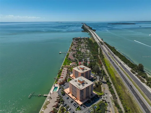 $3,000 | 7430 Sunshine Skyway Lane South, Unit 403, St. Petersburg, FL 33711