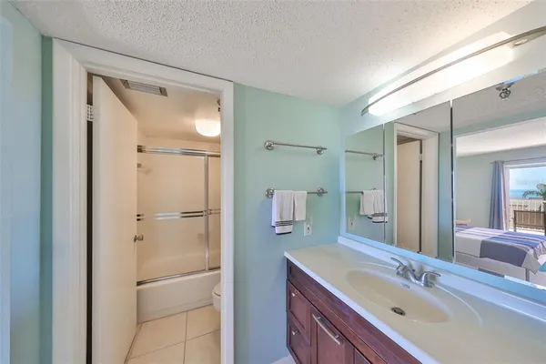 $3,000 | 7430 Sunshine Skyway Lane South, Unit 403, St. Petersburg, FL 33711