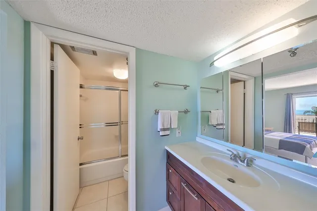 $3,000 | 7430 Sunshine Skyway Lane South, Unit 403, St. Petersburg, FL 33711