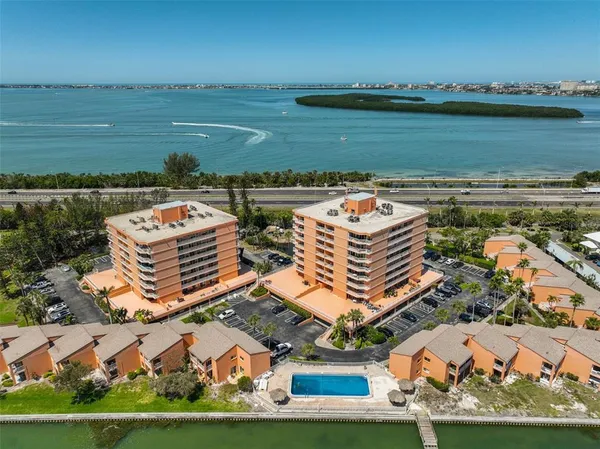 $3,000 | 7430 Sunshine Skyway Lane South, Unit 403, St. Petersburg, FL 33711