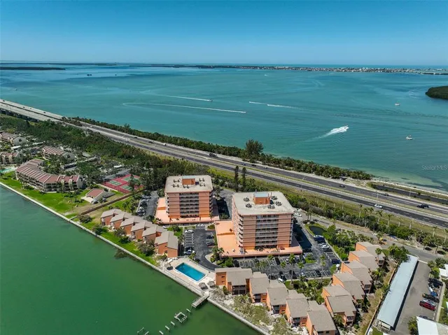 $3,000 | 7430 Sunshine Skyway Lane South, Unit 403, St. Petersburg, FL 33711