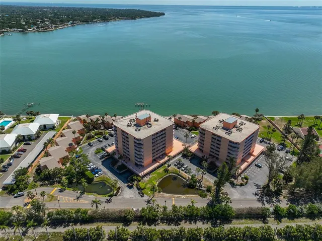 $3,000 | 7430 Sunshine Skyway Lane South, Unit 403, St. Petersburg, FL 33711