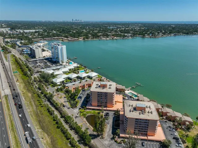 $3,000 | 7430 Sunshine Skyway Lane South, Unit 403, St. Petersburg, FL 33711