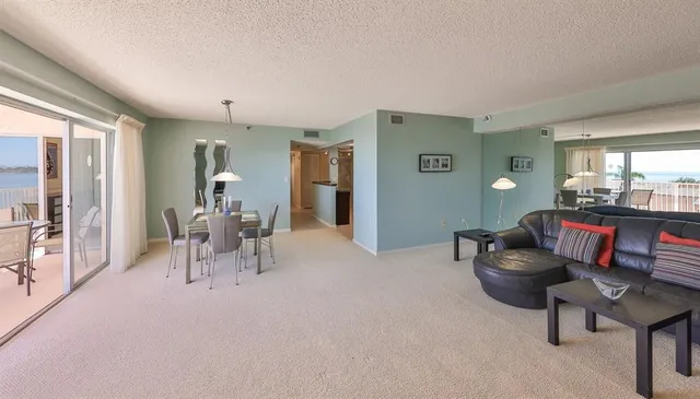 $3,000 | 7430 Sunshine Skyway Lane South, Unit 403, St. Petersburg, FL 33711