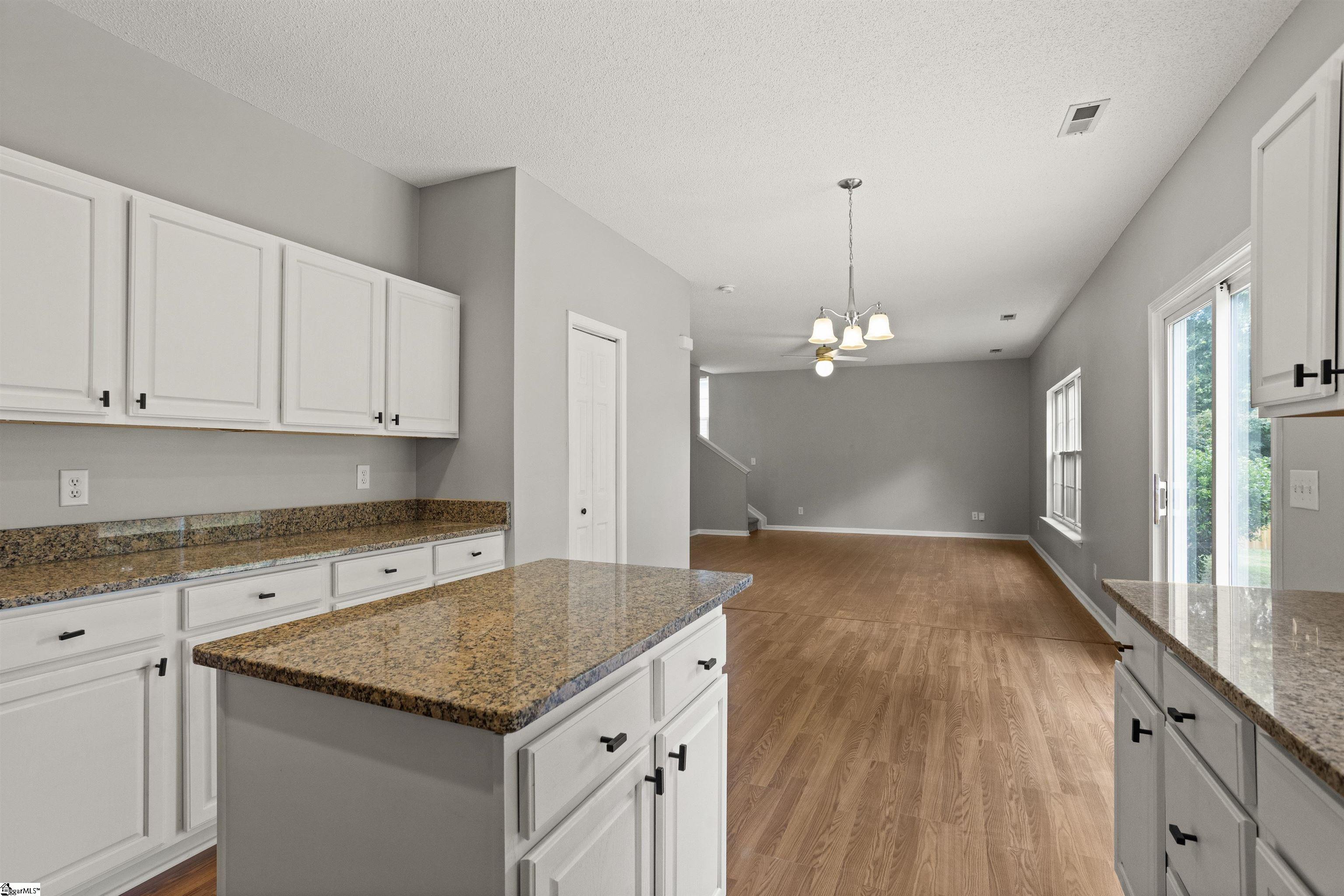 112 Sentinel Court Simpsonville, SC 29681 - Photo 12 of 36