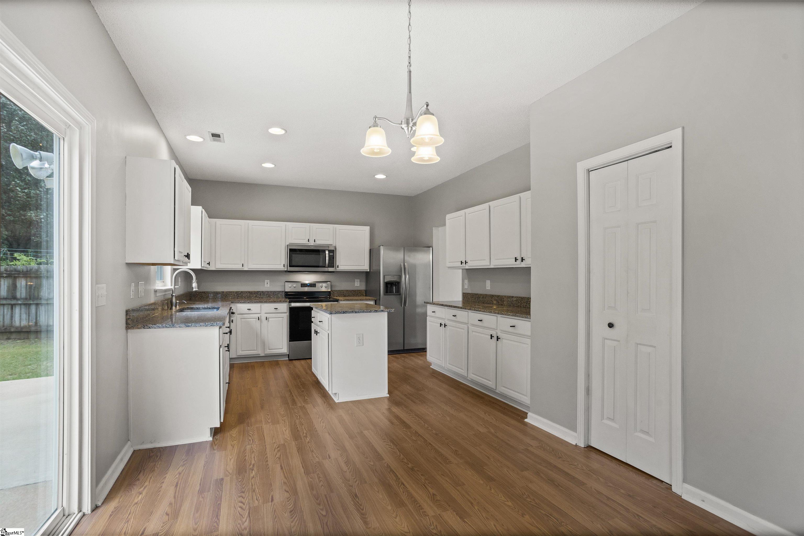 112 Sentinel Court Simpsonville, SC 29681 - Photo 10 of 36